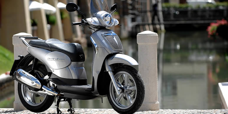Aprilia Scarabeo 200 2009 года Aprilia Scarabeo 200 2009 года